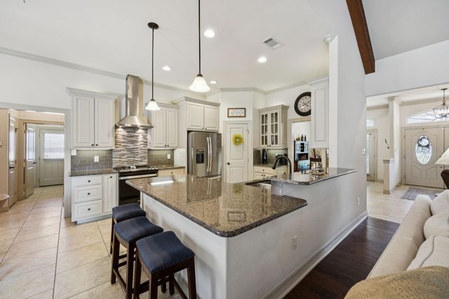 101 Beacon Court, Mabank, TX 75143