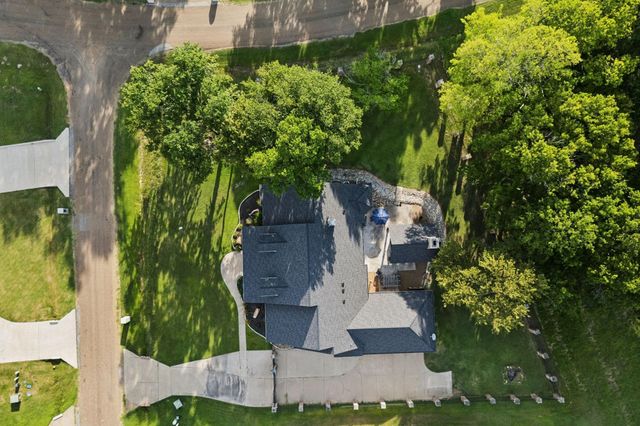 101 Beacon Court, Mabank, TX 75143