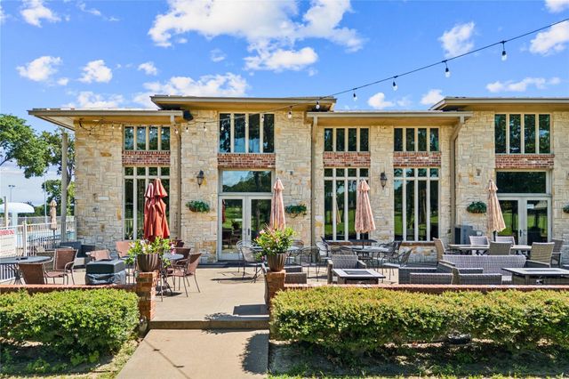 101 Beacon Court, Mabank, TX 75143