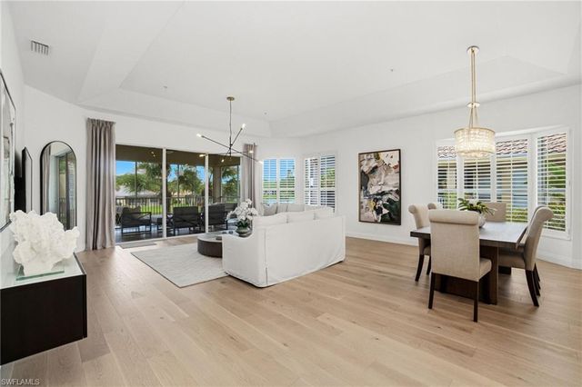1835 Les Chateaux BLVD 204, Naples, FL 34109