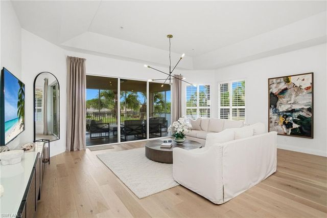 1835 Les Chateaux BLVD 204, Naples, FL 34109