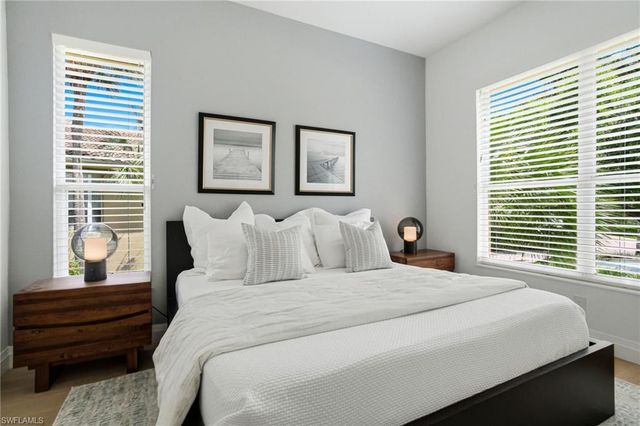 1835 Les Chateaux BLVD 204, Naples, FL 34109