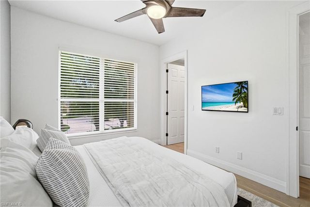 1835 Les Chateaux BLVD 204, Naples, FL 34109