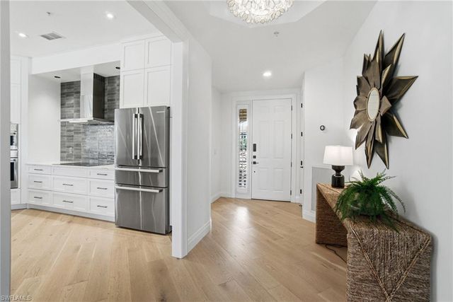 1835 Les Chateaux BLVD 204, Naples, FL 34109