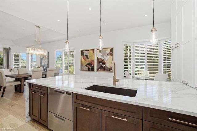 1835 Les Chateaux BLVD 204, Naples, FL 34109