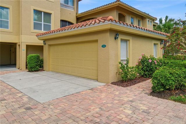 1835 Les Chateaux BLVD 204, Naples, FL 34109