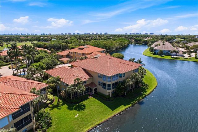 1835 Les Chateaux BLVD 204, Naples, FL 34109