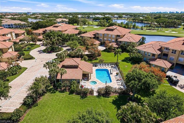 1835 Les Chateaux BLVD 204, Naples, FL 34109
