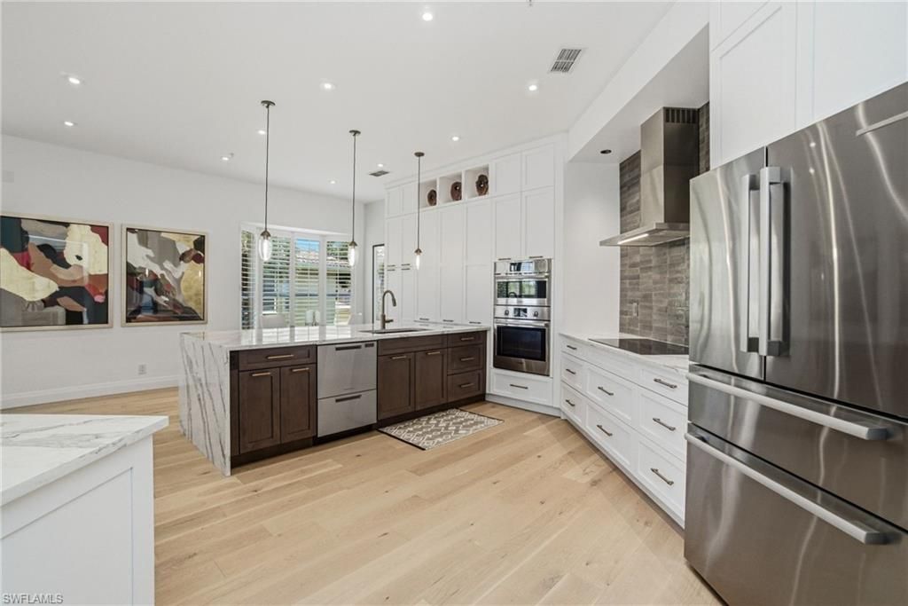 1835 Les Chateaux BLVD 204, Naples, FL 34109