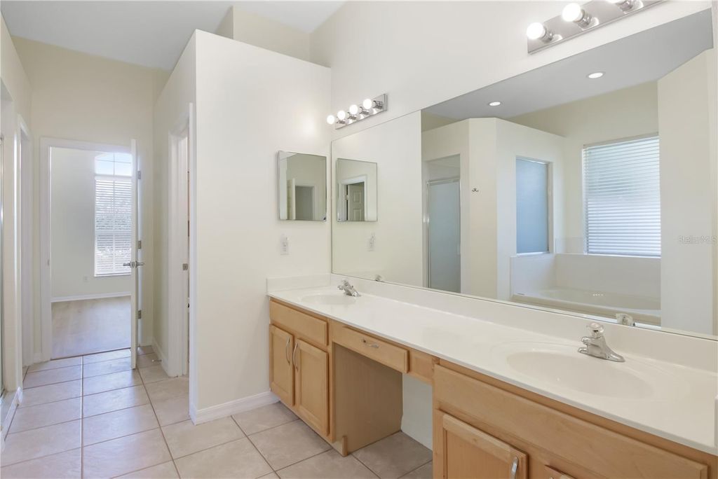 Image 24 of property listing at 140 RANGELINE WOODS COVE, Longwood, FL 32750