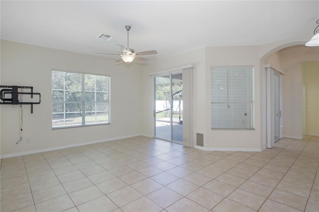 Image 6 of property listing at 140 RANGELINE WOODS COVE, Longwood, FL 32750