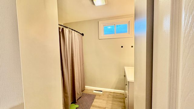 724 Mohawk Drive, Round Lake Heights, IL 60073