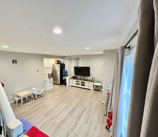 724 Mohawk Drive, Round Lake Heights, IL 60073