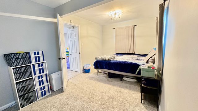 724 Mohawk Drive, Round Lake Heights, IL 60073