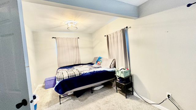 724 Mohawk Drive, Round Lake Heights, IL 60073