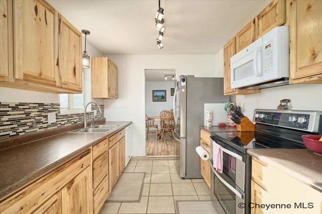 7017 WILLSHIRE BLVD, Cheyenne, WY 82009