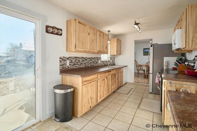 7017 WILLSHIRE BLVD, Cheyenne, WY 82009