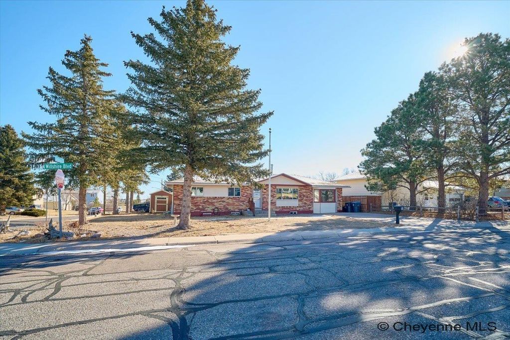 7017 WILLSHIRE BLVD, Cheyenne, WY 82009