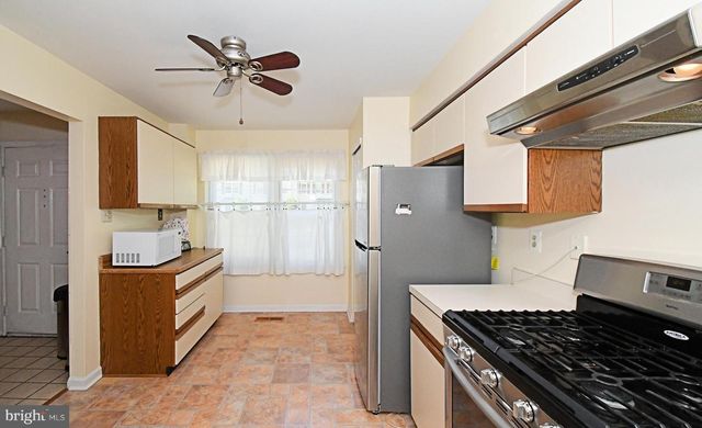 331 IVANHOE CT, Langhorne, PA 19047