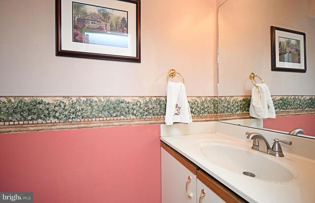 331 IVANHOE CT, Langhorne, PA 19047