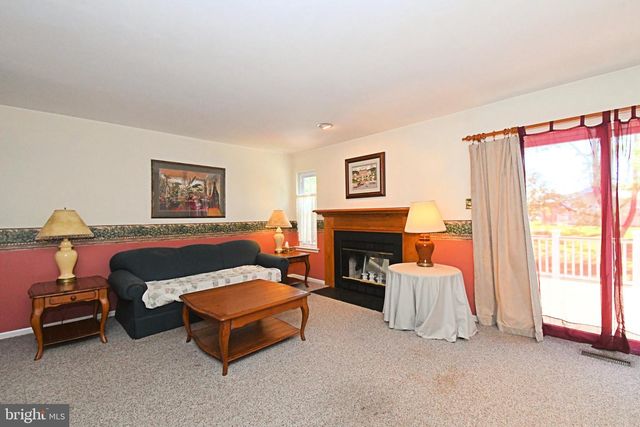 331 IVANHOE CT, Langhorne, PA 19047