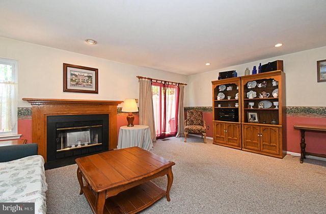 331 IVANHOE CT, Langhorne, PA 19047