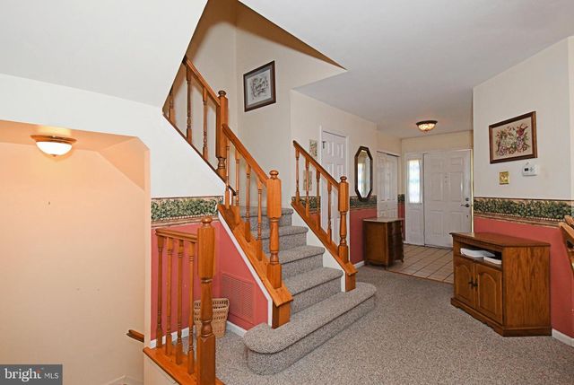 331 IVANHOE CT, Langhorne, PA 19047