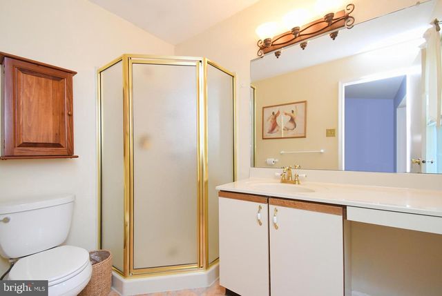 331 IVANHOE CT, Langhorne, PA 19047