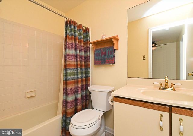 331 IVANHOE CT, Langhorne, PA 19047