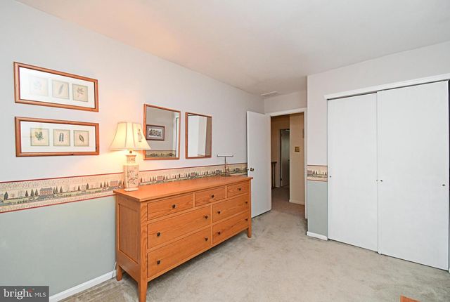 331 IVANHOE CT, Langhorne, PA 19047