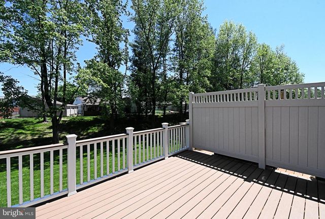 331 IVANHOE CT, Langhorne, PA 19047
