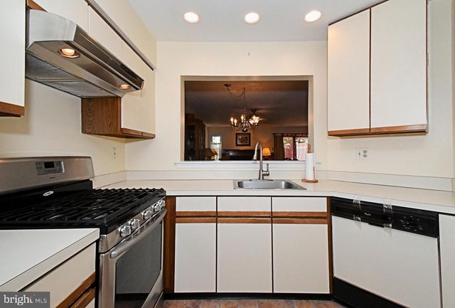 331 IVANHOE CT, Langhorne, PA 19047