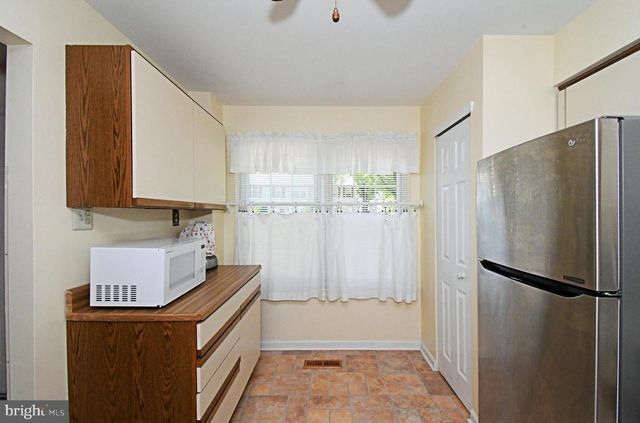 331 IVANHOE CT, Langhorne, PA 19047
