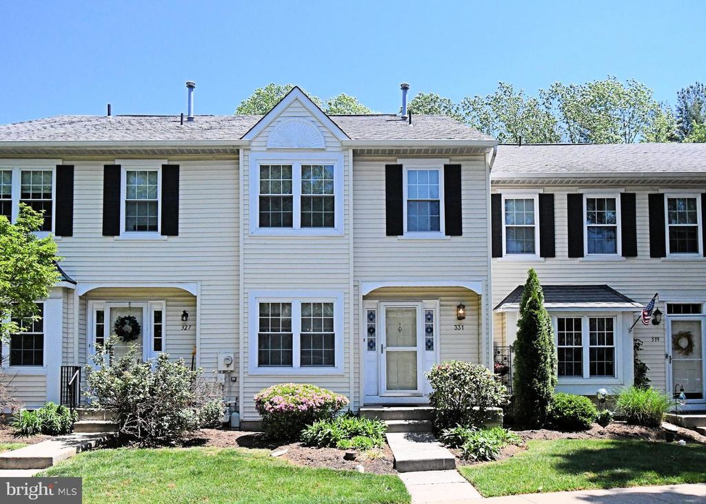 331 IVANHOE CT, Langhorne, PA 19047