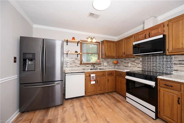 923 Aberdeen Road, High Point, NC 27265