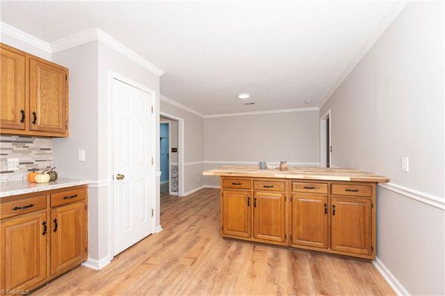923 Aberdeen Road, High Point, NC 27265