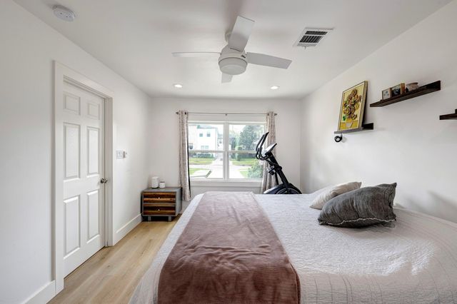 4536 Sunburst Street, Bellaire, TX 77401