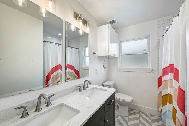 4536 Sunburst Street, Bellaire, TX 77401