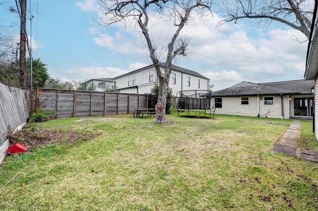 4536 Sunburst Street, Bellaire, TX 77401