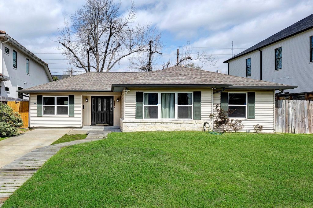 4536 Sunburst Street, Bellaire, TX 77401