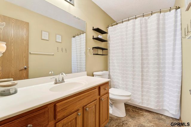 16435 Yates Street, Omaha, NE 68116