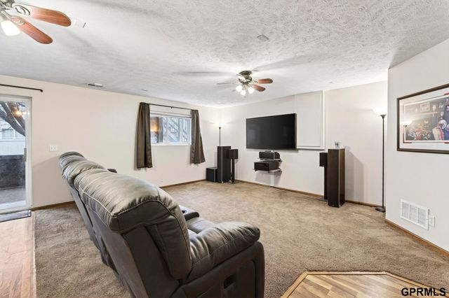 16435 Yates Street, Omaha, NE 68116