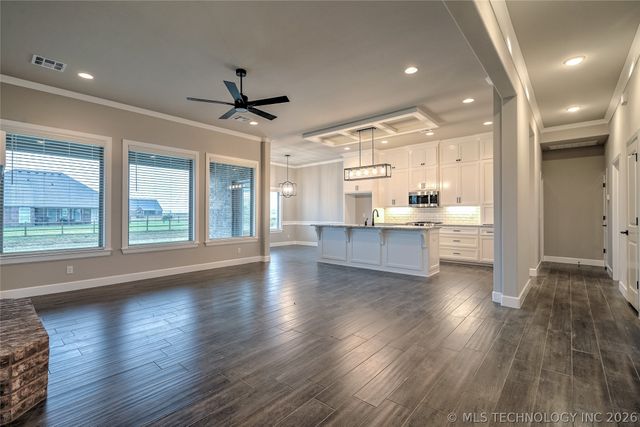 5678 E 136th Place North, Collinsville, OK 74021