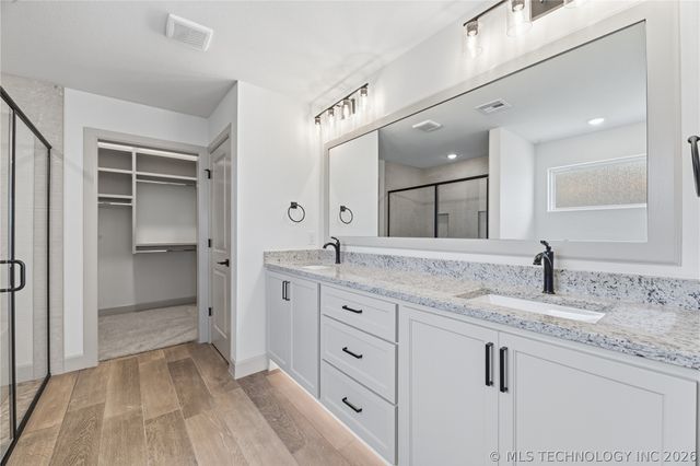 5678 E 136th Place North, Collinsville, OK 74021