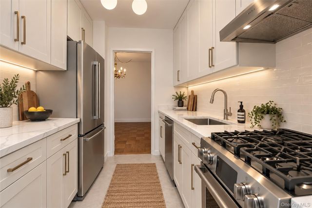 100 E Hartsdale Avenue 6BE, Hartsdale, NY 10530