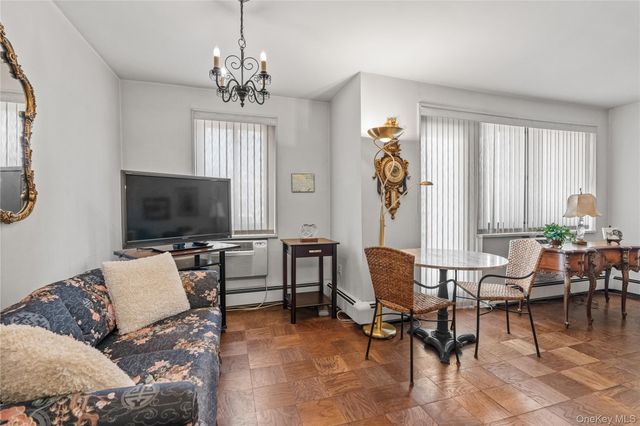 100 E Hartsdale Avenue 6BE, Hartsdale, NY 10530