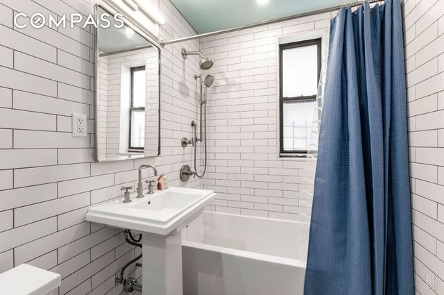 3506 88th St Apt 3G, New York City, NY 11372