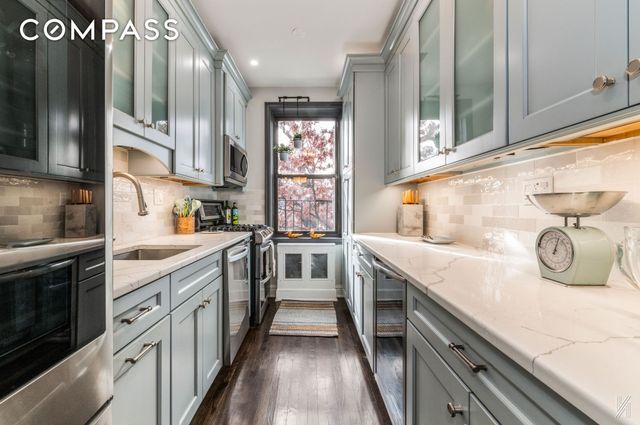 3506 88th St Apt 3G, New York City, NY 11372
