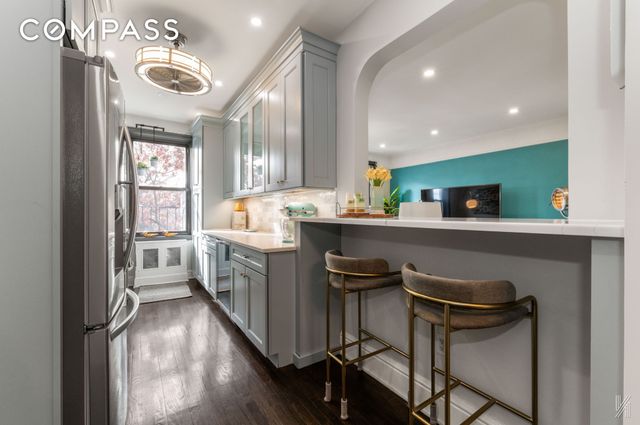 3506 88th St Apt 3G, New York City, NY 11372