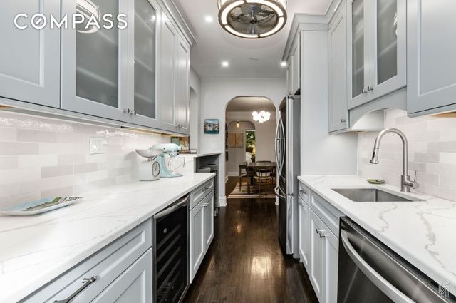 3506 88th St Apt 3G, New York City, NY 11372